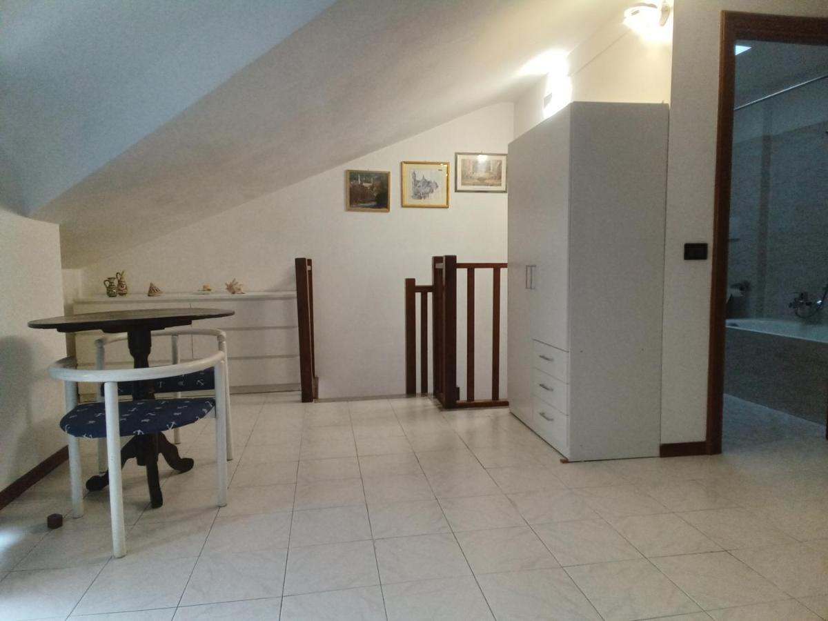 ולקרוסיה Appartamento - Terrazzo Vivibile Vista Mare, Wi-Fi Gratuito מראה חיצוני תמונה